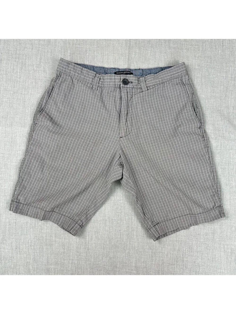 Banana Republic Men's Gray Pinstripe Shorts Size 30